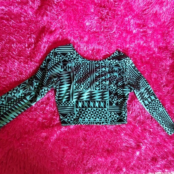 Aztec Crop Top - Picture 3 of 3